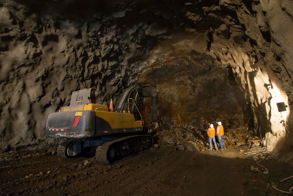 Underground mining equipment and field personnel